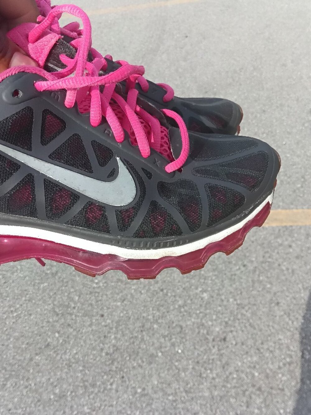 Nike Air Max Women's Size 7.5 Running Shoes Anthracite Spark Pink